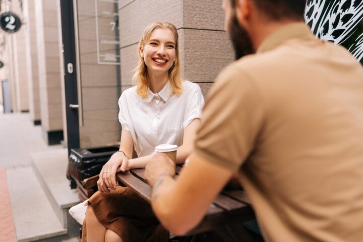 彼と会っている時は笑顔で明るく振る舞う