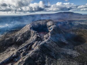 まだ噴火していないが噴火寸前の火山