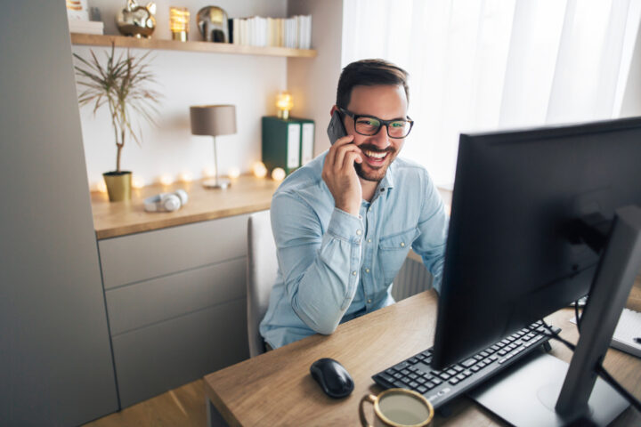 成功者の机の向きは？仕事部屋に関する運気アップのポイントを解説