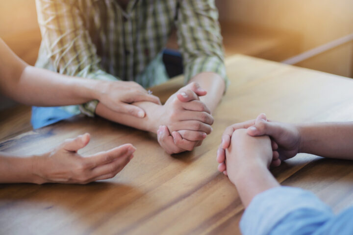 共通の知人に根回しをしておく