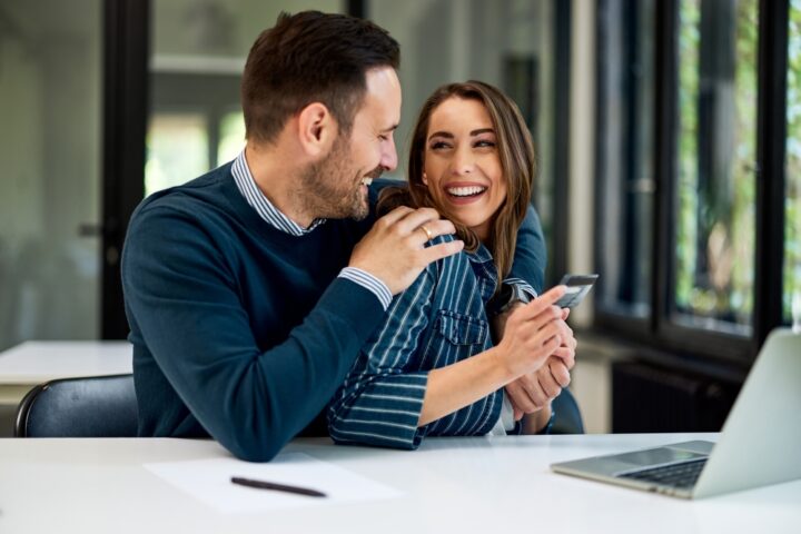 既婚者の脈ありサインは？職場の既婚男性が夢中になったサイン